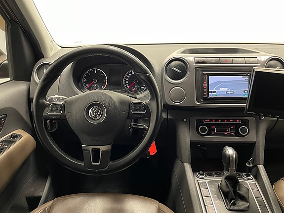 Volkswagen Amarok 3 of 5