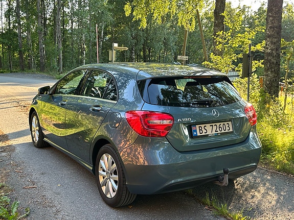 Mercedes-Benz A180 4 of 5