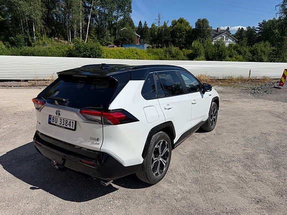 Toyota RAV4 Plug-in Hybrid 7 of 30