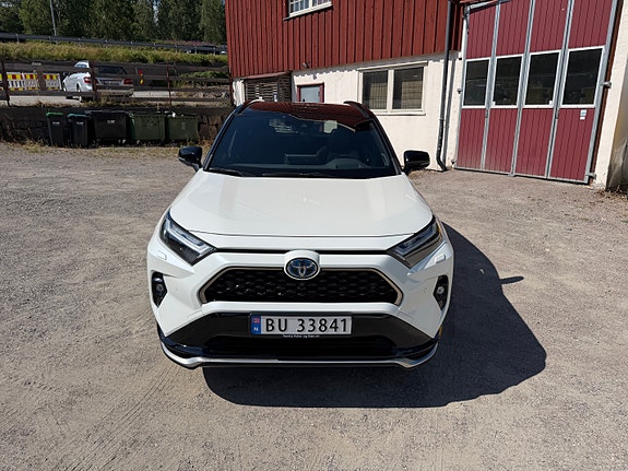 Toyota RAV4 Plug-in Hybrid 19 of 30
