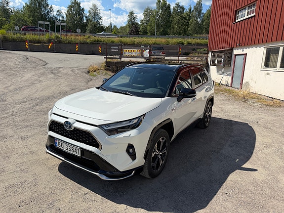 Toyota RAV4 Plug-in Hybrid 17 of 30