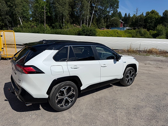 Toyota RAV4 Plug-in Hybrid 6 of 30