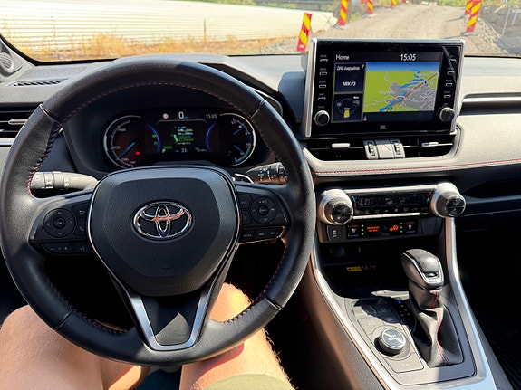 Toyota RAV4 Plug-in Hybrid 25 of 30