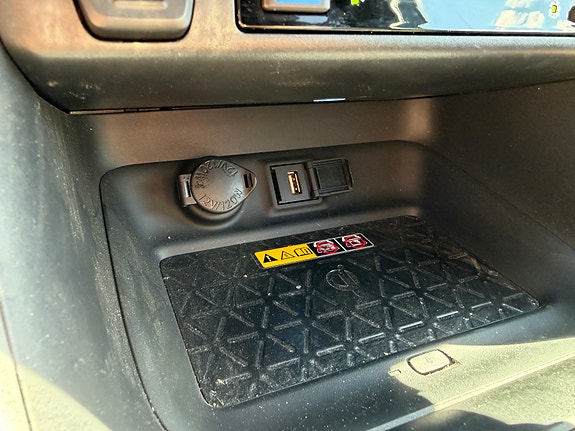 Toyota RAV4 Plug-in Hybrid 30 of 30