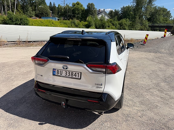 Toyota RAV4 Plug-in Hybrid 9 of 30