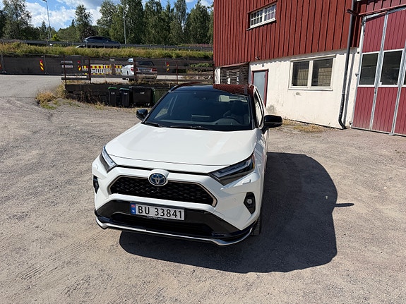 Toyota RAV4 Plug-in Hybrid 18 of 30
