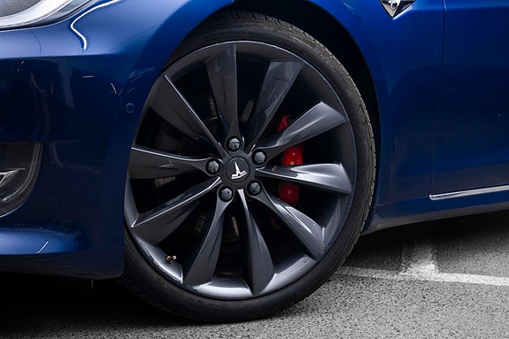 Tesla Model S 3 of 5