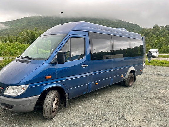 Mercedes-Benz Sprinter 2 of 5