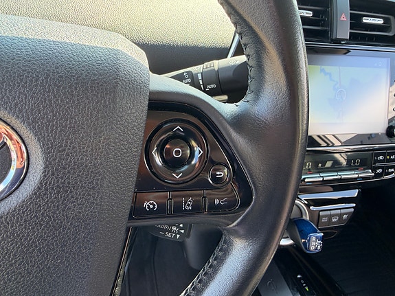 Toyota Prius Plug-in Hybrid 20 of 30