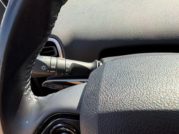 Toyota Prius Plug-in Hybrid 19 of 30