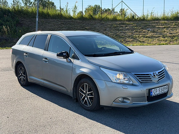 Toyota Avensis 3 of 5