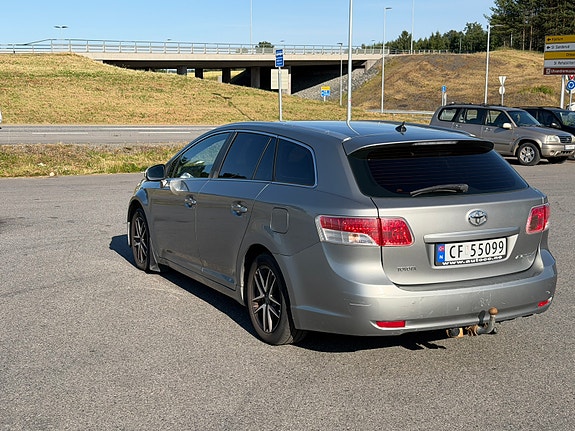 Toyota Avensis 5 of 5