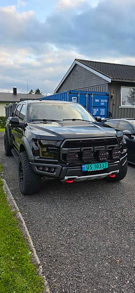 Ford F-150 3 of 5
