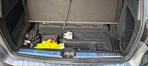 Mercedes-Benz GLC350 e 28 of 30