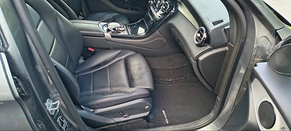 Mercedes-Benz GLC350 e 18 of 30