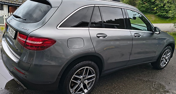 Mercedes-Benz GLC350 e 4 of 30