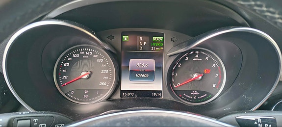 Mercedes-Benz GLC350 e 14 of 30