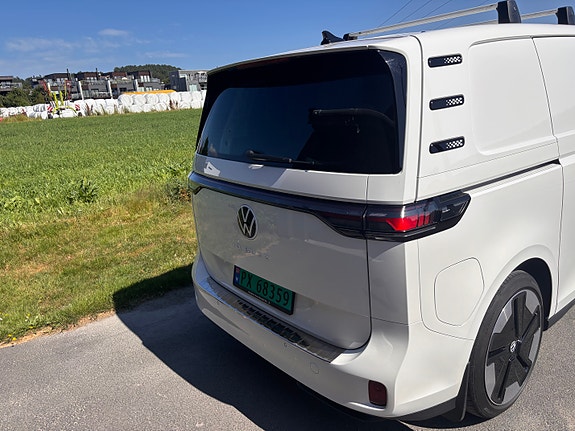 Volkswagen ID. Buzz 3 of 5