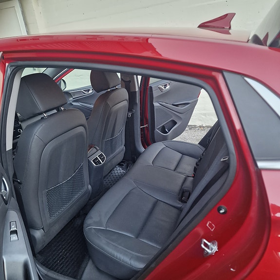 Hyundai IONIQ 3 of 5