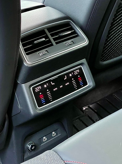 Audi Q8 e-tron 17 of 22