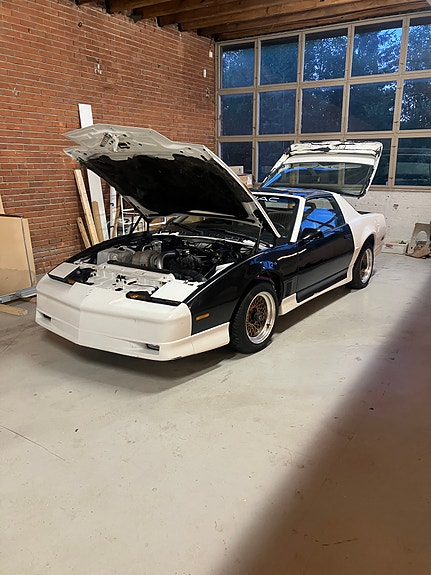 Pontiac Trans Am 4 of 5