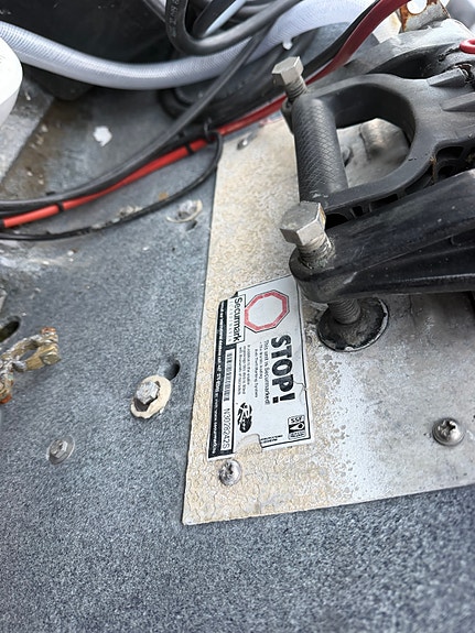 River 350 XR med 20 HK Mercury m/hydraulisk tilt og el.start. 4 of 5