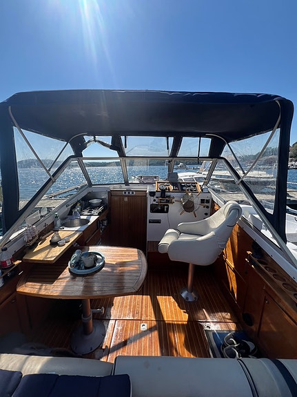 Hytte til sjøs: Selco Fjordcruiser 27 leies ut 6 of 8
