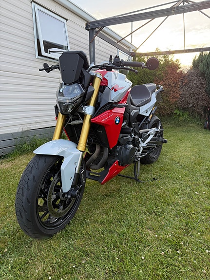BMW F 900 R 2 of 5
