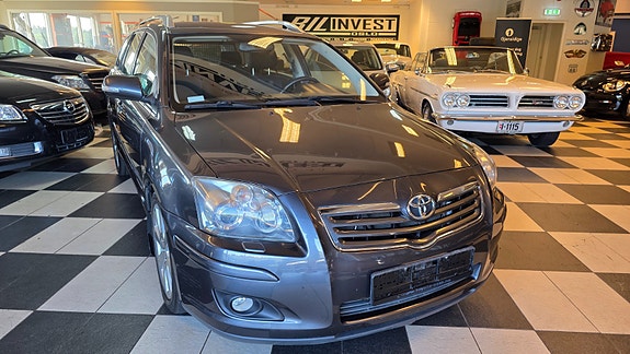 Toyota Avensis 3 of 5