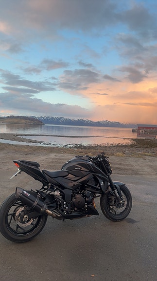 Suzuki GSX-S 750 2 of 10