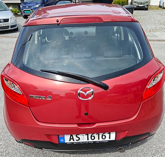 Mazda 2 4 of 5