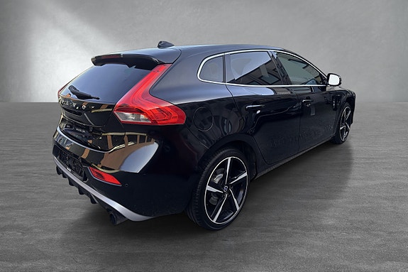 Volvo V40 5 of 5