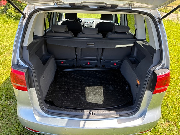 Volkswagen Touran 5 of 5