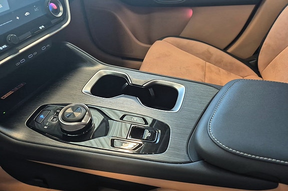 Lexus RZ450e 15 of 23