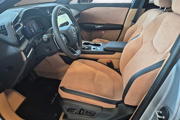 Lexus RZ450e 11 of 23