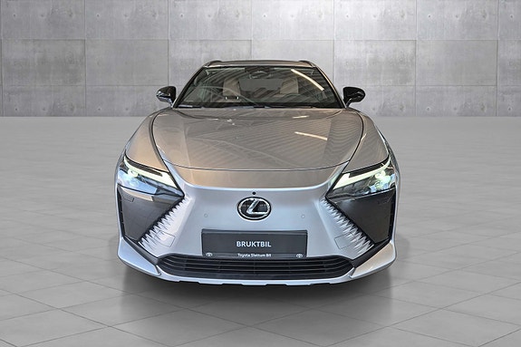 Lexus RZ450e 8 of 23