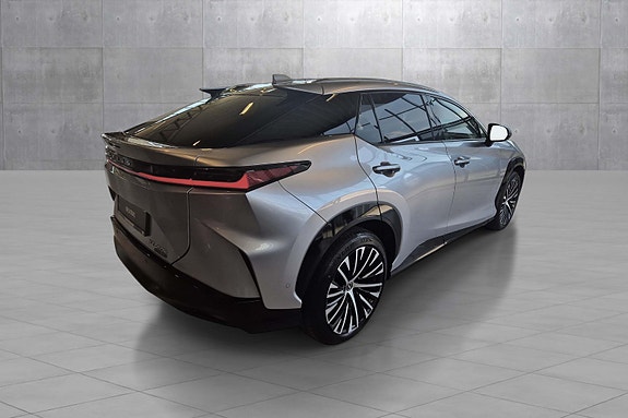 Lexus RZ450e 5 of 23