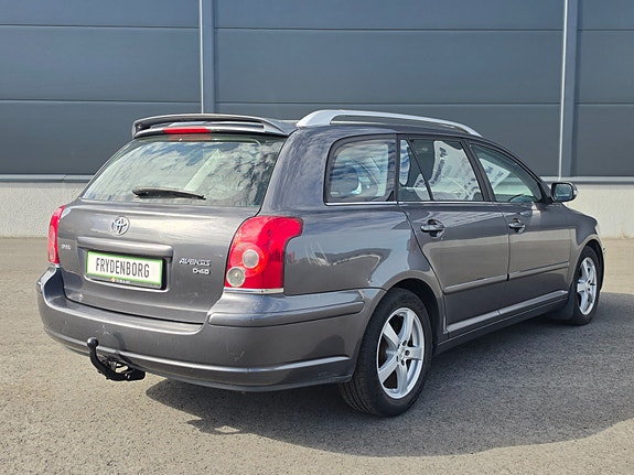 Toyota Avensis 5 of 5