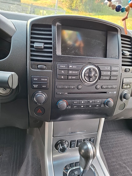 Nissan Navara 9 of 27