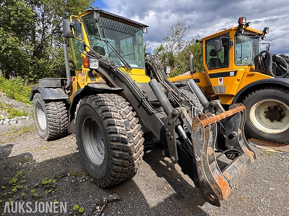 Wille 855 DW Redskapsbærer / Hjullaster - 4x4 - BM feste - 1 skuffe - 2 dekksett 3 of 5