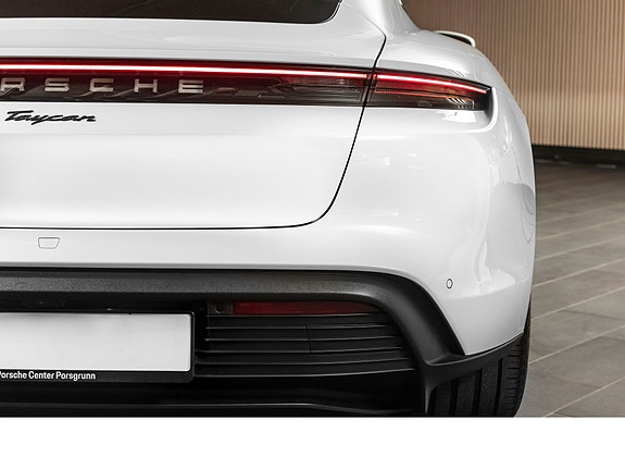 Porsche Taycan 4 of 30