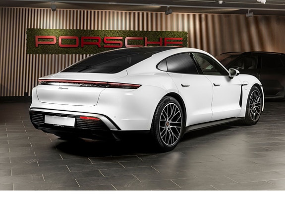 Porsche Taycan 7 of 30