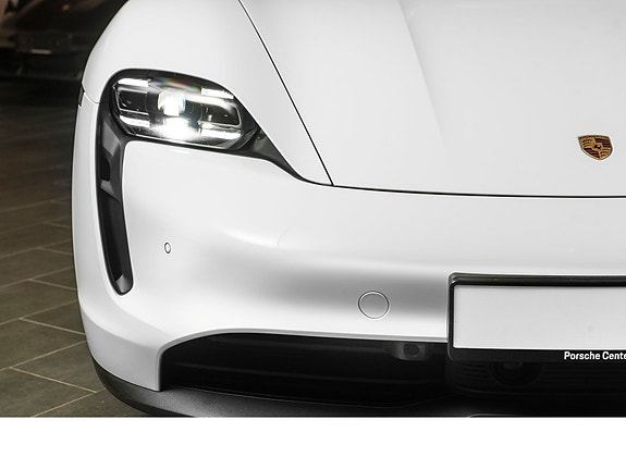 Porsche Taycan 3 of 30
