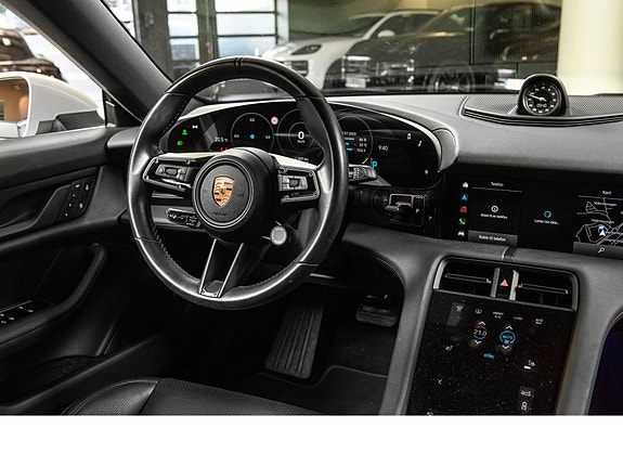 Porsche Taycan 29 of 30
