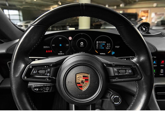 Porsche Taycan 25 of 30