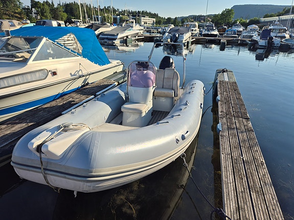 BRIG FALCON 500 16ft 3 of 5