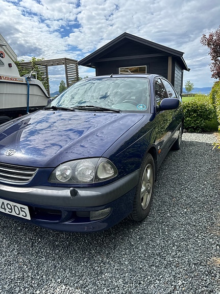 Toyota Avensis 3 of 5