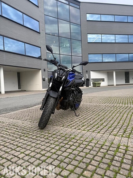 Yamaha MT-07 2 of 5
