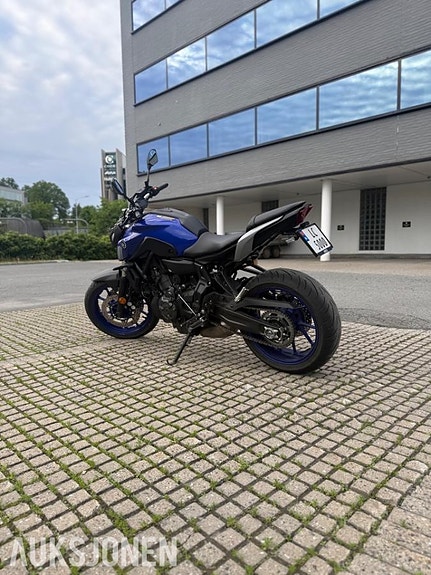 Yamaha MT-07 3 of 5