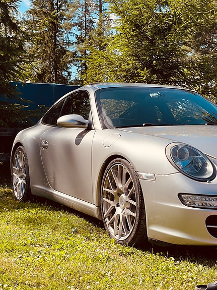 Porsche 911 2 of 5